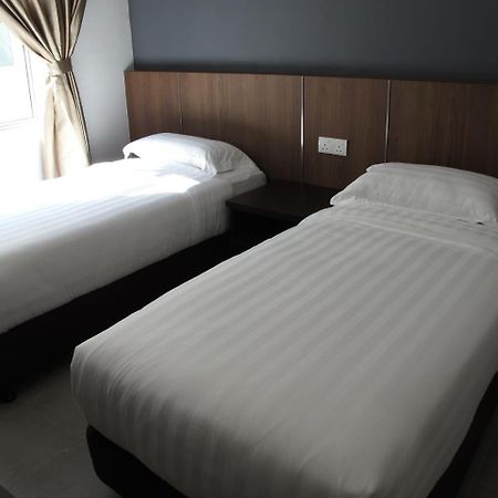Hotel Sukaramai Kampung Gurun Bagian luar foto