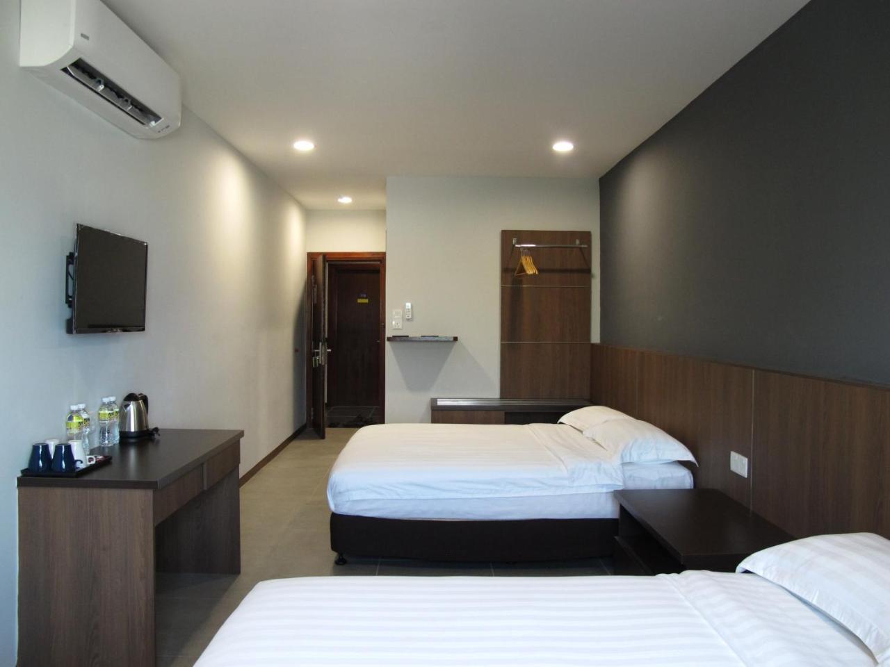 Hotel Sukaramai Kampung Gurun Bagian luar foto