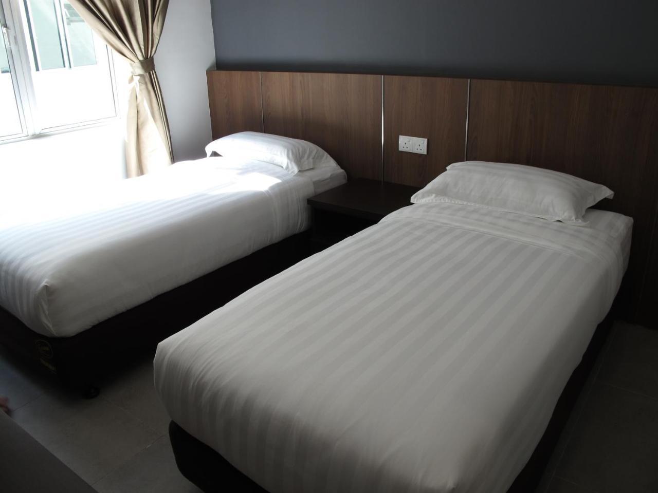 Hotel Sukaramai Kampung Gurun Bagian luar foto
