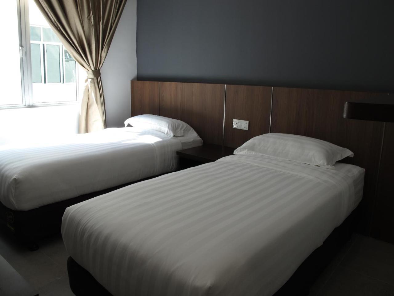 Hotel Sukaramai Kampung Gurun Bagian luar foto