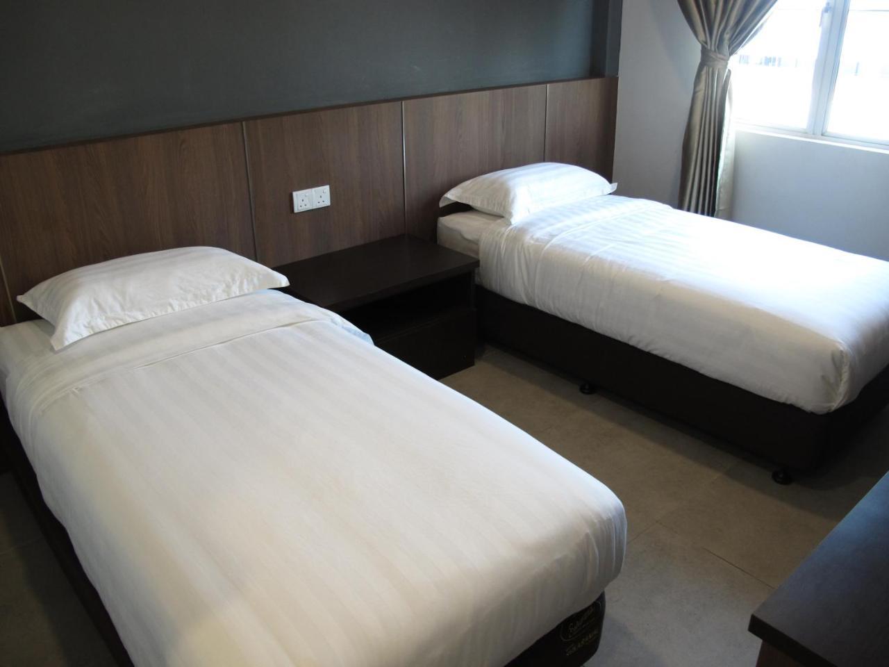 Hotel Sukaramai Kampung Gurun Bagian luar foto